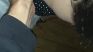 Дал в рот сестре и кончил на лицо